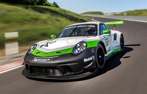 2019 Porsche 911 GT3 R race car revealed