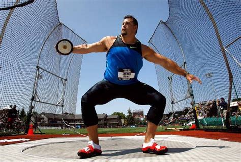 How to Throw a Discus Step-By-Step | Discus throw, Discus thrower ...