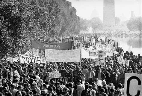 Anti-war demonstrators gather opposite the Lincoln Memorial in ...