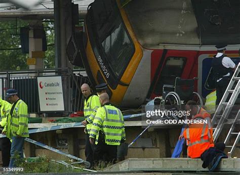 23 Potters Bar Train Station Stock Photos, High-Res Pictures, and ...