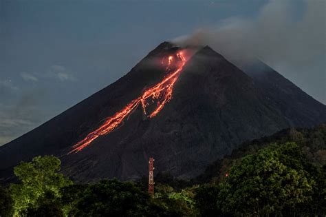 Mount Merapi volcano erupts, spews red-hot lava - National - The ...