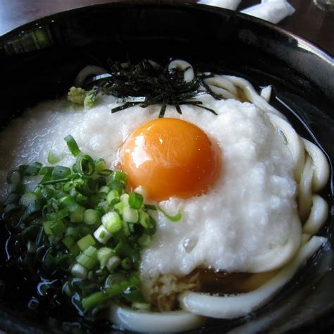 [Japan] TSUKIMI TORORO is a tsukimi udon dish with the added topping of ...