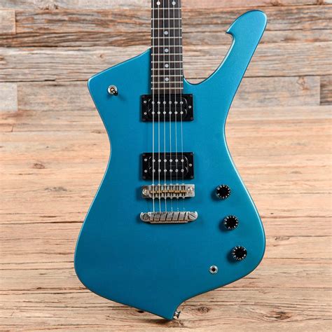 Ibanez Iceman Custom Blue 1981 – Chicago Music Exchange