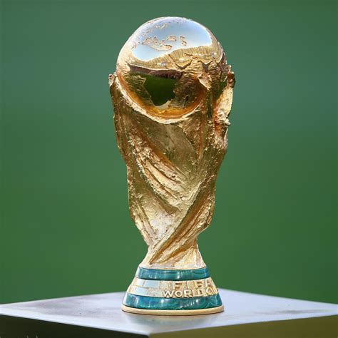 World Cup 2014 Trophy Weight, FIFA Prize History, Gold Carat Details ...