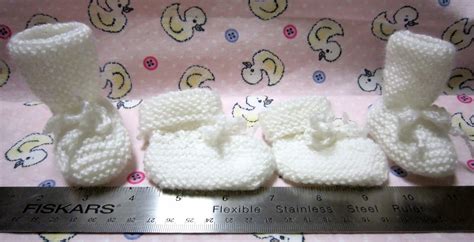 Sea Trail Grandmas: FREE KNIT EASY PREEMIE BABY BOOTIES PATTERN