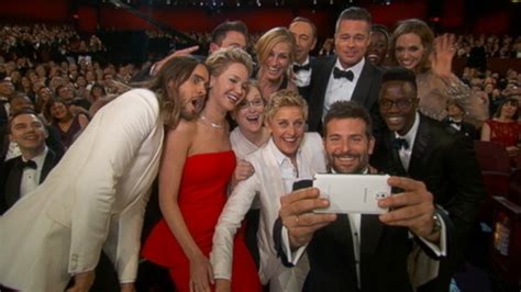 Oscars 2014: Ellen DeGeneres Takes Oscar Selfie Video - ABC News