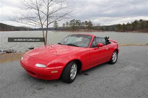 1990 Mazda Miata Base Convertible 2 - Door 1. 6l