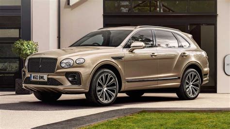 Bentley Bentayga Mulliner Has 27 Hide Colors, 100 Veneer Options