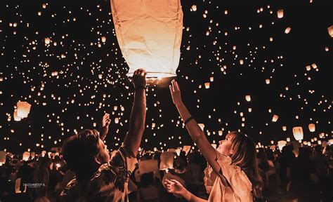 Bask In The Glow Of A Thousand Lights At This Mesmerizing Sky Lantern ...