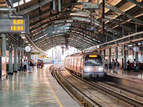 An all new skywalk now connects New Delhi railway station to the metro ...