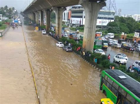 Bangalore weather: Heavy rains lash Bangalore again, cause traffic ...