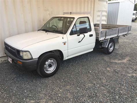 Cheap & Reliable Ute Toyota Hilux 1994 White - Used Vehicle Sales