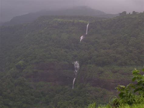 Bhor_Ghat_waterfall.jpg