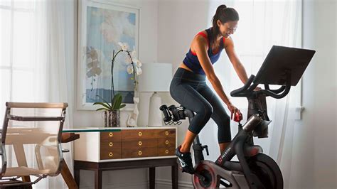 Peloton’s Online Community Is Changing the Fitness Game for Moms | Glamour