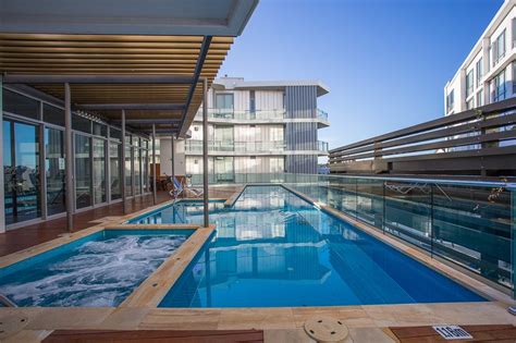 Luxury Resort Style Fremantle Apartment Has Wi-Fi and Air Conditioning ...