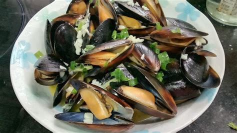 Buttered Garlic Mussels/quick and easy recipe - YouTube