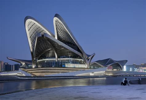 Gallery of Zhuhai Jinwan Civic Art Center / Zaha Hadid Architects - 28