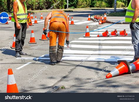 1,145 Carriageway marking Images, Stock Photos & Vectors | Shutterstock