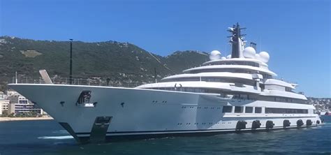 Vladimir Putin's $700M Superyacht Is Docked in Italy: Russian ...