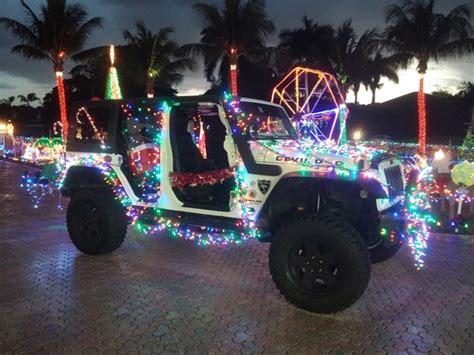 Have you ever decorated your Jeep for a Christmas Parade?! - Jeep ...