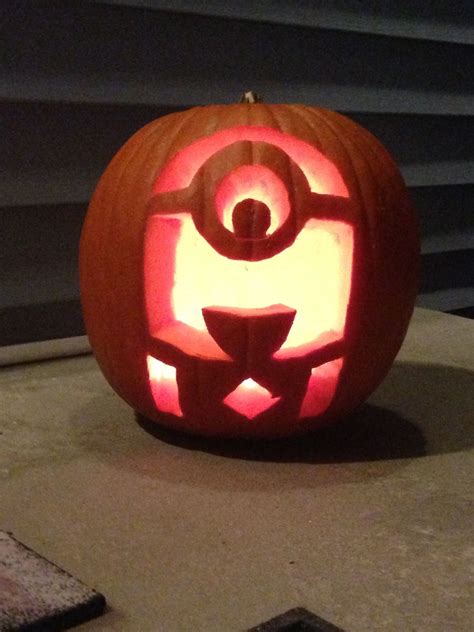 Pumpkin carving minion despicable me Halloween Our minion pumpkin ...