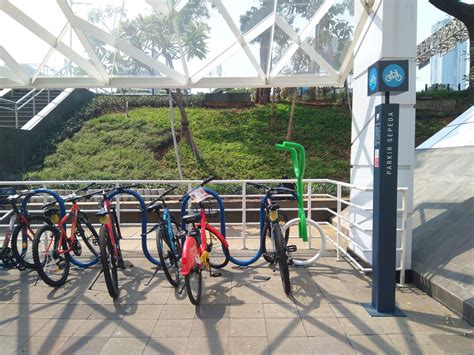 MRT Bike Parking Facility - Institute for Transportation and ...