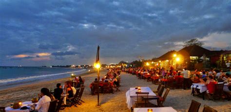 Pantai Jimbaran Keindahan Sunset yang Romantis - Bali