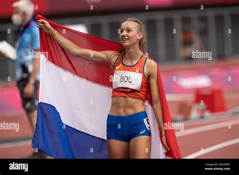 Femke Bol with the US flag in the final of the 400 meters hurdles of ...