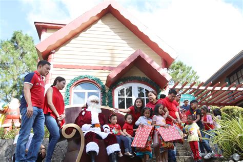 Villar family celebrates Xmas with kids | Photos | Philippine News Agency