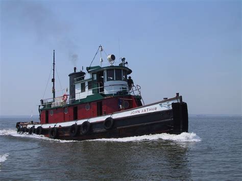 Download Vehicle Tugboat HD Wallpaper