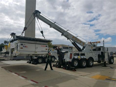 Machine Lifts | Pepe's Towing Services | Lifts in Los Angeles County