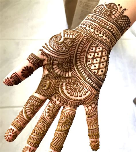 Front Hand Mehndi Designs For Karwa Chauth - Design Talk