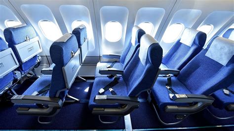 Which seat is better: Window or aisle?