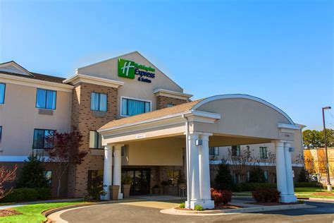 HOLIDAY INN EXPRESS & SUITES KINSTON, AN IHG HOTEL $89 ($̶1̶1̶0̶ ...