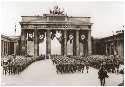 Brandenburg Gate Ww2