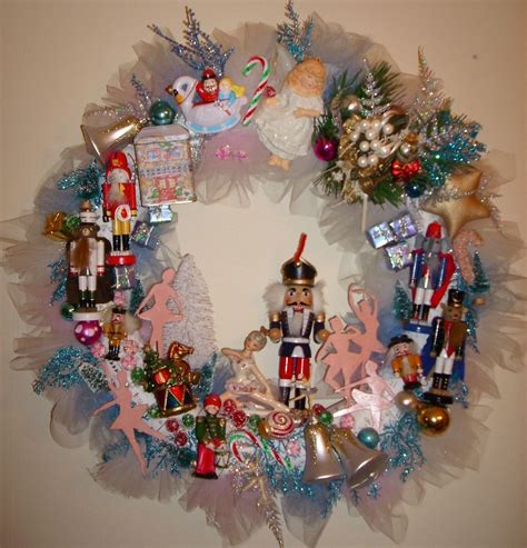 Christmas tree decorations diy, Nutcracker christmas decorations ...