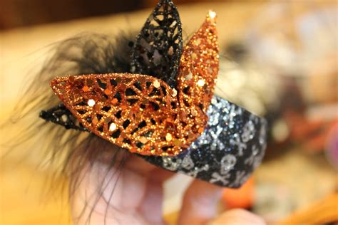 My Sister's Crazy!: HALLOWEEN ACCESSORIES...A MUST!