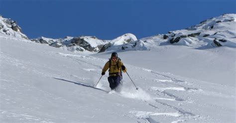 The Powder Skiing Tips You Should Already Know | SnowSunSee