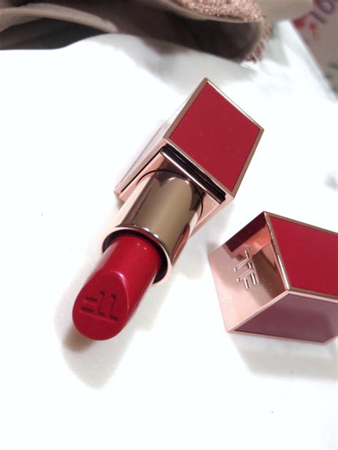 | Review | Tom Ford Lost Cherry Lipstick | PRETTY IS MY PROFESSION