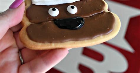 Make These Funny Poop Emoji Cookies!