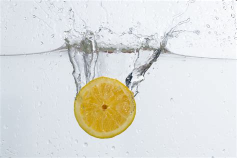 Yellow lemon on water HD wallpaper | Wallpaper Flare