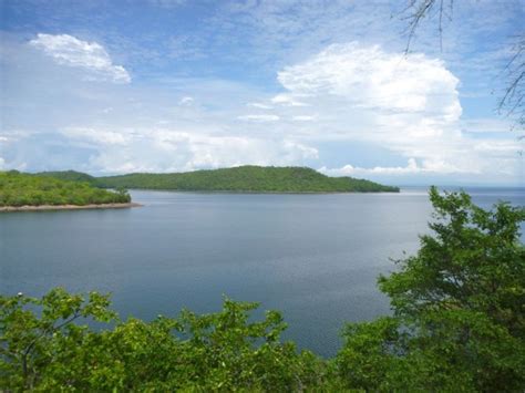 Lake Kariba, Zimbabwe (Photo Diary) – The Vagabond Adventures of Lucie ...