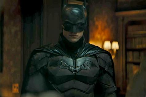 Robert Pattinson Debuts as Caped Crusader in Batman Trailer, Fans Call ...