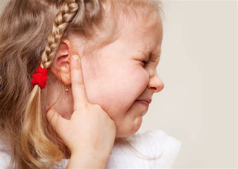 Earache Symptoms, Causes, and How to Find Relief