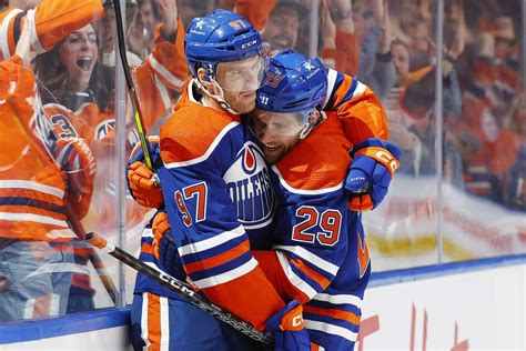 Connor McDavid Reunited With Edmonton Oilers' Teammate and 'Back at it ...