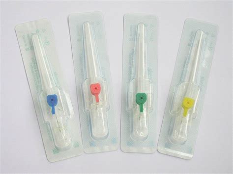 IV Needles And Catheters Intravenous Catheter With Injection Value And ...