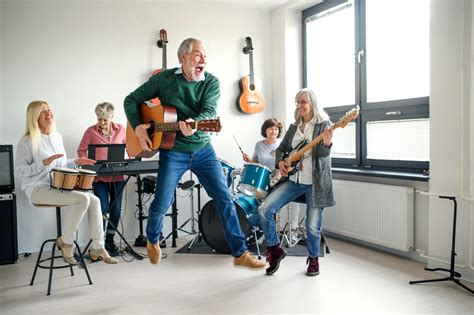 7 Reasons Why Seniors Should Listen & Play More Music - Zesty Things