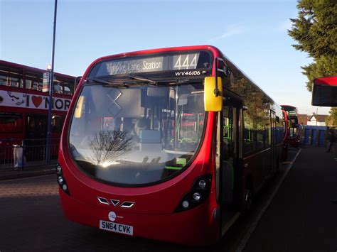 Tom London & Surrey Bus Blog: Route 444 Observation