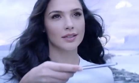 Huawei P20 Pro Gal Gadot Commercial Song