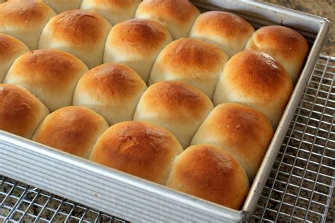 Southern-Style Butter Yeast Rolls Recipe